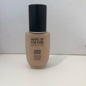 MakeUp Forever Water Blend Foundation